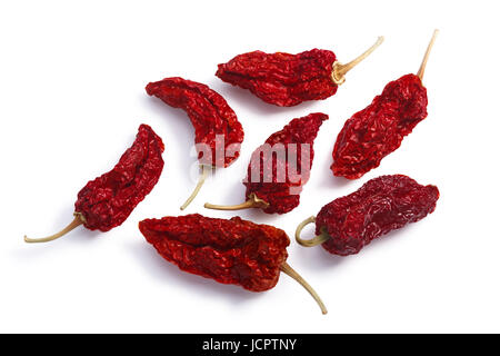 Les Bhut Jolokia Chili Peppers Ghost, gousses entières. Chemins de détourage, les ombres séparées, vue du dessus Banque D'Images