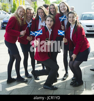 Premier Ministre de l'Ecosse se joint à la SNP pour candidat George East Lothian sur Kerevan campaign trail à Musselburgh comprend : Atmosphère Où : Musselburgh, Royaume-Uni Quand : 17 mai 2017 Credit : Euan Cherry/WENN.com Banque D'Images