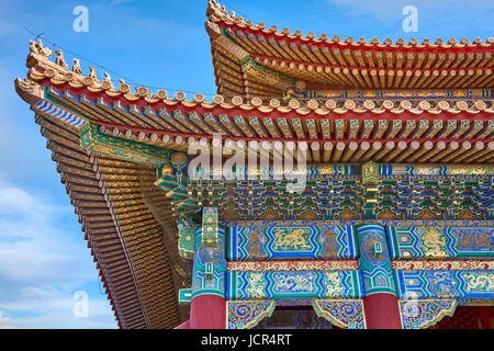 Détail de toit peint décoration, Forbidden City, Beijing, Chine Banque D'Images