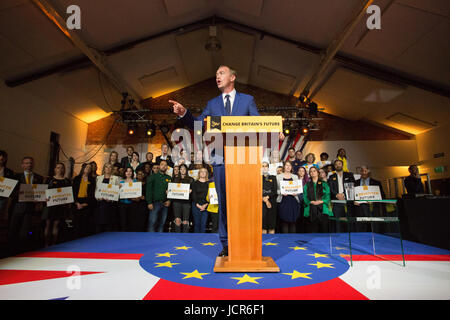 Les libéraux démocrates lancer manifeste pour 2017 Élection générale à l'ovale à Bethnal Green, Londres, UK Avec : Tim Farron Où : London, Royaume-Uni Quand : 17 mai 2017 Credit : Wheatley/WENN Banque D'Images