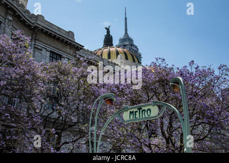 Paris Metro Style signe à Bellas Artes, Mexico, Mexique Banque D'Images