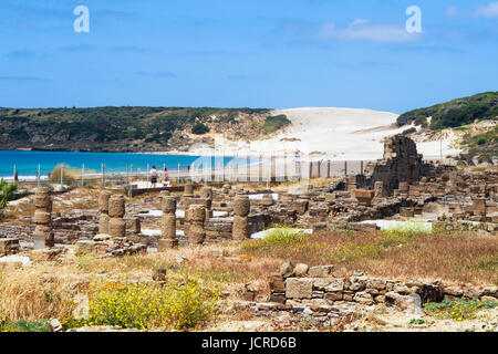 Bolonia, Costa de la Luz, Province de Cadiz, Andalousie, Espagne du sud. Une partie des ruines de la ville romaine de Baelo Claudia. Banque D'Images