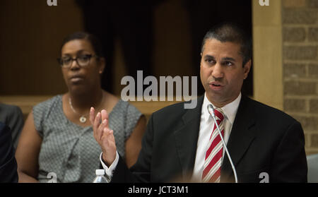Le Président de la Commission fédérale des communications des États-Unis au cours de la pai Ajit réunion inaugurale de l'Équipe spéciale interinstitutions sur l'agriculture et la prospérité rurale au Ministère de l'Agriculture le 15 juin 2017 à Washington, D.C. Banque D'Images