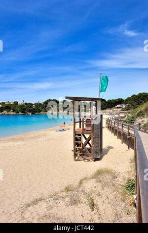 Lifeguard tower Arenal d'en Castell espagne Minorque Banque D'Images