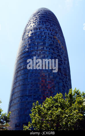 La tour Agbar de Jean Nouvel, Barcelone, Catalogne, Espagne Banque D'Images