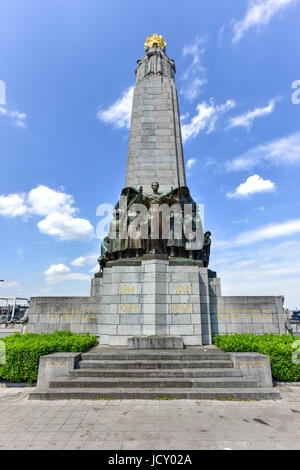 L'infanterie mémorial de Bruxelles est à la mémoire des soldats belges qui ont combattu dans la Première Guerre mondiale et la seconde guerre mondiale. Banque D'Images