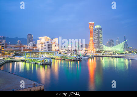 Kobe, Japon - janvier 5, 2016 avec : Kobe port tower Kobe au Japon. Banque D'Images