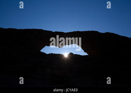 Gran Canaria, arche de pierre La Ventana del Nublo, lumière du soir Banque D'Images