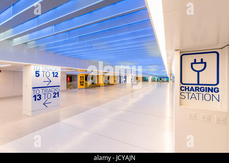 La ville de New York, NY - 15 juin 2017 : ouvert au-dessous de la rénovation de la gare Penn Station James A. Farley Post Office, Manhattan, New York City Banque D'Images