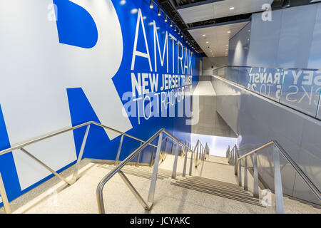 La ville de New York, NY - 15 juin 2017 : ouvert au-dessous de la rénovation de la gare Penn Station James A. Farley Post Office, Manhattan, New York City Banque D'Images