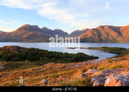 L'avis de Beinn Alligin et Upper Loch Torridon au coucher du soleil Banque D'Images