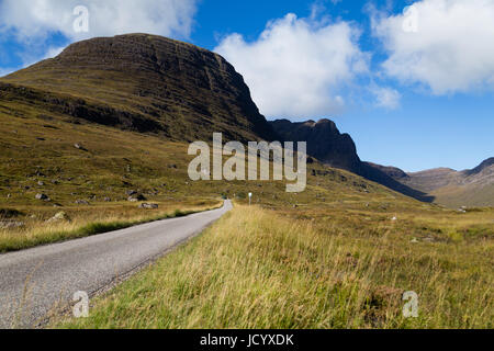 La route menant vers l'Bealach na Ba (col du bétail) Banque D'Images