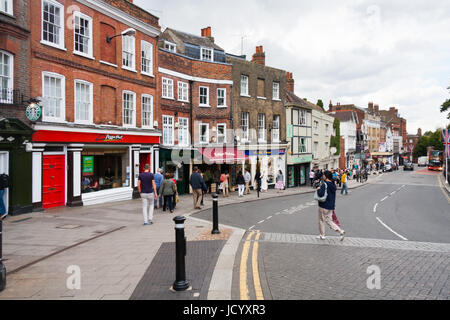 Clients mystères de Thames Street, Windsor, Berkshire, Angleterre, Royaume-Uni Banque D'Images