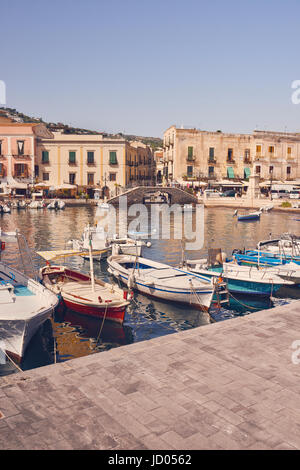 Iles Eoliennes - Lipari - Sicile - Harbour Banque D'Images