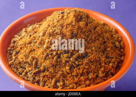 Close up of Indian achar masala (poudre) dans un bol Banque D'Images