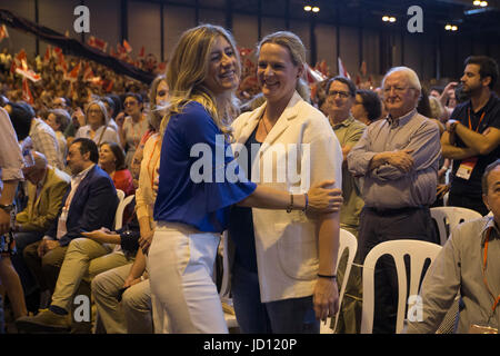 Pedro Sanchez"s femme Maria Begona Gomez Fernandez durant la clausure du 39e congrès du PSOE, à Madrid, le dimanche, 18 juin 2017. Banque D'Images