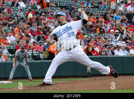 Baltimore, MD, USA. 17 Juin, 2017. Le lanceur partant des orioles de Baltimore, Wade Miley (38) au cours de la St. Louis Cardinals vs Baltimore Orioles match au parc Orioles dans Camden Yards de Baltimore, MD. Baltimore a battu St Louis 15-7. Jen Hadsell/CSM/Alamy Live News Banque D'Images