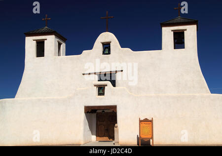 La mission historique de San Agustin de isleta pueblo Isleta est l'une des plus anciennes structures religieuses coloniales espagnoles dans l'ancien État de New Mexico Banque D'Images