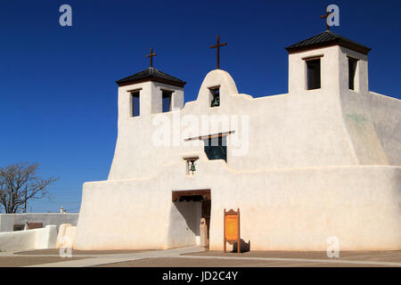 La mission historique de San Agustin de isleta pueblo Isleta est l'une des plus anciennes structures religieuses coloniales espagnoles dans l'ancien État de New Mexico Banque D'Images