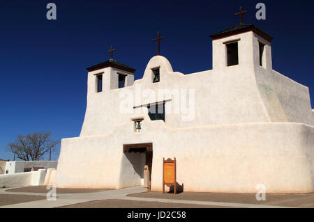 La mission historique de San Agustin de isleta pueblo Isleta est l'une des plus anciennes structures religieuses coloniales espagnoles dans l'ancien État de New Mexico Banque D'Images