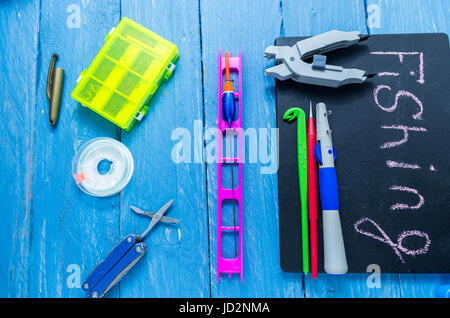 Outils de pêche. Outils du pêcheur. Accessoires pour la pêche. Banque D'Images