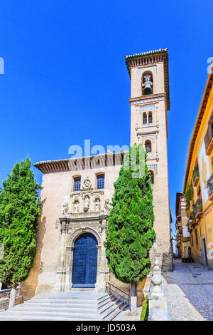 Granada, Espagne. Église de San Gil et Santa Ana. Banque D'Images
