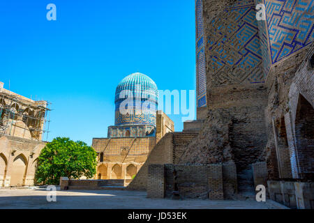 Détail de mosaïque bleu à la mosquée Bibi-Khanym (Bibi-Xonum), Samarkand, Ouzbékistan Banque D'Images