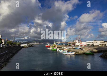 Ponta Delgada sur l'île de Sao Miguel est la capitale de l'archipel des Açores. Banque D'Images