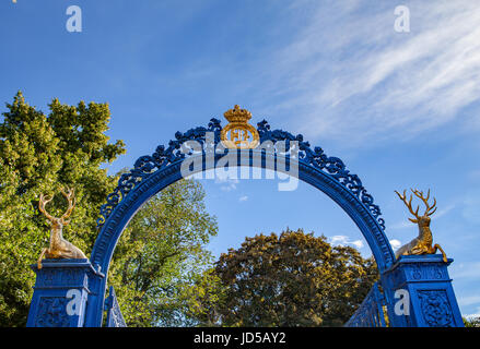 Golden cerfs sur les portes dans le parc Royal Djurgarden, Stockholm, Suède Banque D'Images