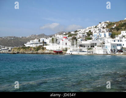 Îles grecques de couleur blanche sur le flanc de l'architecture du Vieux port de Mykonos, Mykonos île de Grèce Banque D'Images