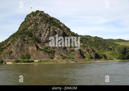 Loreley Rock se tient le long du Rhin dans la vallée du Rhin moyen. Site du patrimoine mondial de l'UNESCO.Lorelei en anglais Banque D'Images