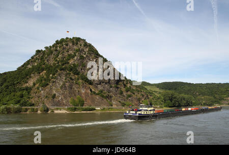 Loreley Rock se tient le long du Rhin dans la vallée du Rhin moyen. Site du patrimoine mondial de l'UNESCO.Lorelei en anglais Banque D'Images