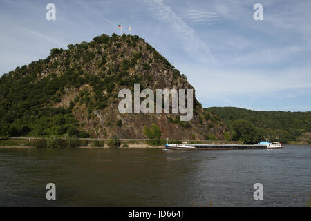 Loreley Rock se tient le long du Rhin dans la vallée du Rhin moyen. Site du patrimoine mondial de l'UNESCO.Lorelei en anglais Banque D'Images