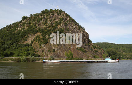 Loreley Rock se tient le long du Rhin dans la vallée du Rhin moyen. Site du patrimoine mondial de l'UNESCO.Lorelei en anglais Banque D'Images