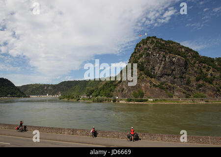 Loreley Rock se tient le long du Rhin dans la vallée du Rhin moyen. Site du patrimoine mondial de l'UNESCO.Lorelei en anglais Banque D'Images