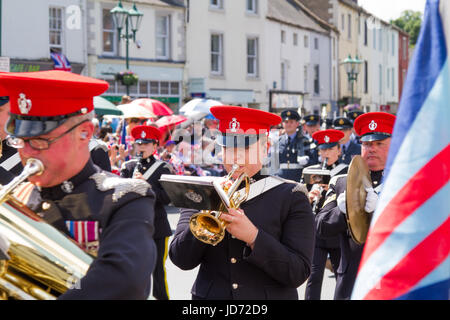 Brampton, au Royaume-Uni. 18 Juin, 2017. RAF Spadeadam a reçu la liberté de Brampton sur jun 18 2017, escorté par la bande du Corps Blindé Royal Crédit : Andrew Cheal/Alamy Live News Banque D'Images