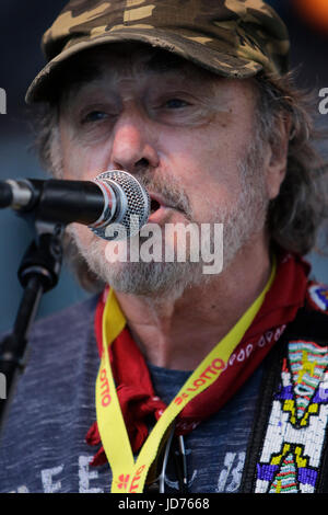 Worms, Allemagne. 18 juin 2017. Miller Anderson il se produit sur la scène du Festival de Jazz 2017 et la joie dans les vers. Crédit : Michael Debets/Alamy Live News Banque D'Images