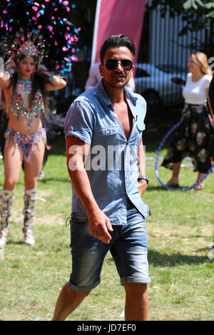 South Bank, Londres, Royaume-Uni. 19 juin 2017. Peter André un tournage de télévision ITV promo sur une journée chaude. Crédit : Simon Balson/Alamy Live News Banque D'Images