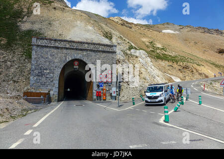 Tunnel routier au col de Galibier, France Banque D'Images