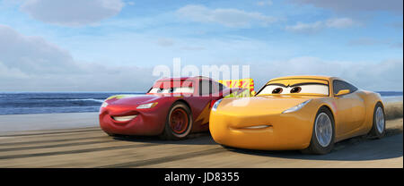 Cars 3 est une animation par ordinateur 3D comédie film produit par Pixar Animation Studios et publié par Walt Disney Pictures. Cette photo est pour un usage éditorial uniquement et est l'auteur de la société film et/ou le photographe attribué par le film ou la société de production et ne peut être reproduite que par des publications dans le cadre de la promotion du film ci-dessus. Un crédit obligatoire pour l'entreprise de film est nécessaire. Le photographe devrait également être portés lorsqu'il est connu. Banque D'Images