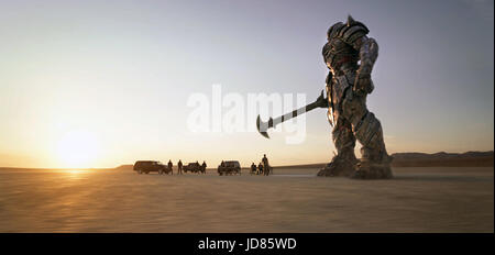 Transformers 3 : La dernière Knight (aussi connu que Transformers 5) 2017 est un film d'action américain de science-fiction basée sur les transformateurs gamme de jouets créés par Hasbro. Ce sera la cinquième tranche de la live-action Transformers film series.Le film est réalisé par Michael Bay, avec Mark Wahlberg et Stanley Tucci reprenant leurs rôles à partir de l'âge d'extinction aux côtés de Josh Duhamel, Tyrese Gibson et John Turturro dans les trois premiers films. Cette photo est pour un usage éditorial uniquement et est l'auteur de la société film et/ou le photographe attribué par le film ou la productio Banque D'Images