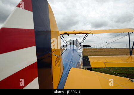 Modèle '75 Boeing-Stearman Kaydet' biplan. Fabriqué dans les années 1930 et 1940 en tant que formateur pour les États-Unis et les forces canadiennes. Banque D'Images