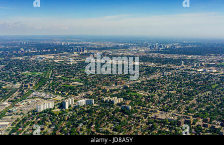 Portrait de maisons de banlieues résidentielles, Toronto, Ontario, Canada. photo aérienne de l'ontario canada 2016 Banque D'Images