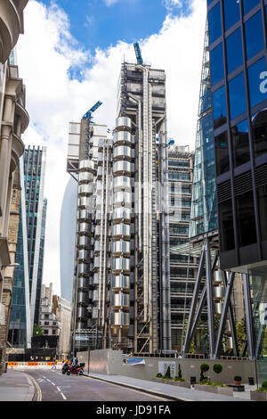 Lloyd's Building sur Lime Street dans la ville de London, UK Banque D'Images