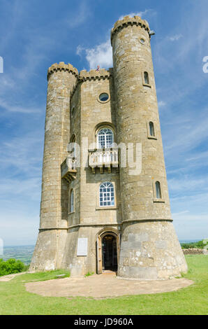 Broadway Tower près du joli village de Cotswold Broadway Banque D'Images