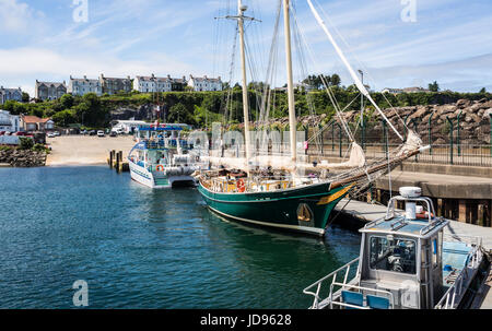 Port et Marina de Ballycastle Banque D'Images