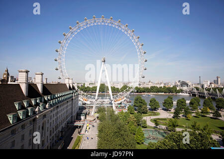 London Eye, grande roue du millénaire Banque D'Images