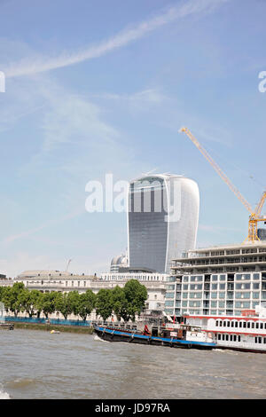 Voir de 20 Fenchurch Street de la Tamise Banque D'Images