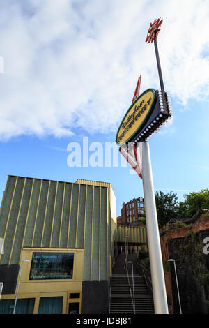 Nottingham, Angleterre - le 17 juin : nottingham contemporary art center et signalisation. à Nottingham, Angleterre. le 17 juin 2017. Banque D'Images