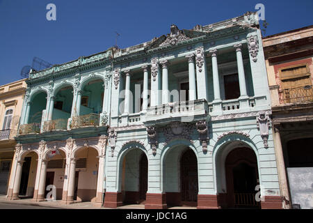 Bâtiments le long du Paseo del Prado, Centro Habana, La Havane, Cuba Banque D'Images